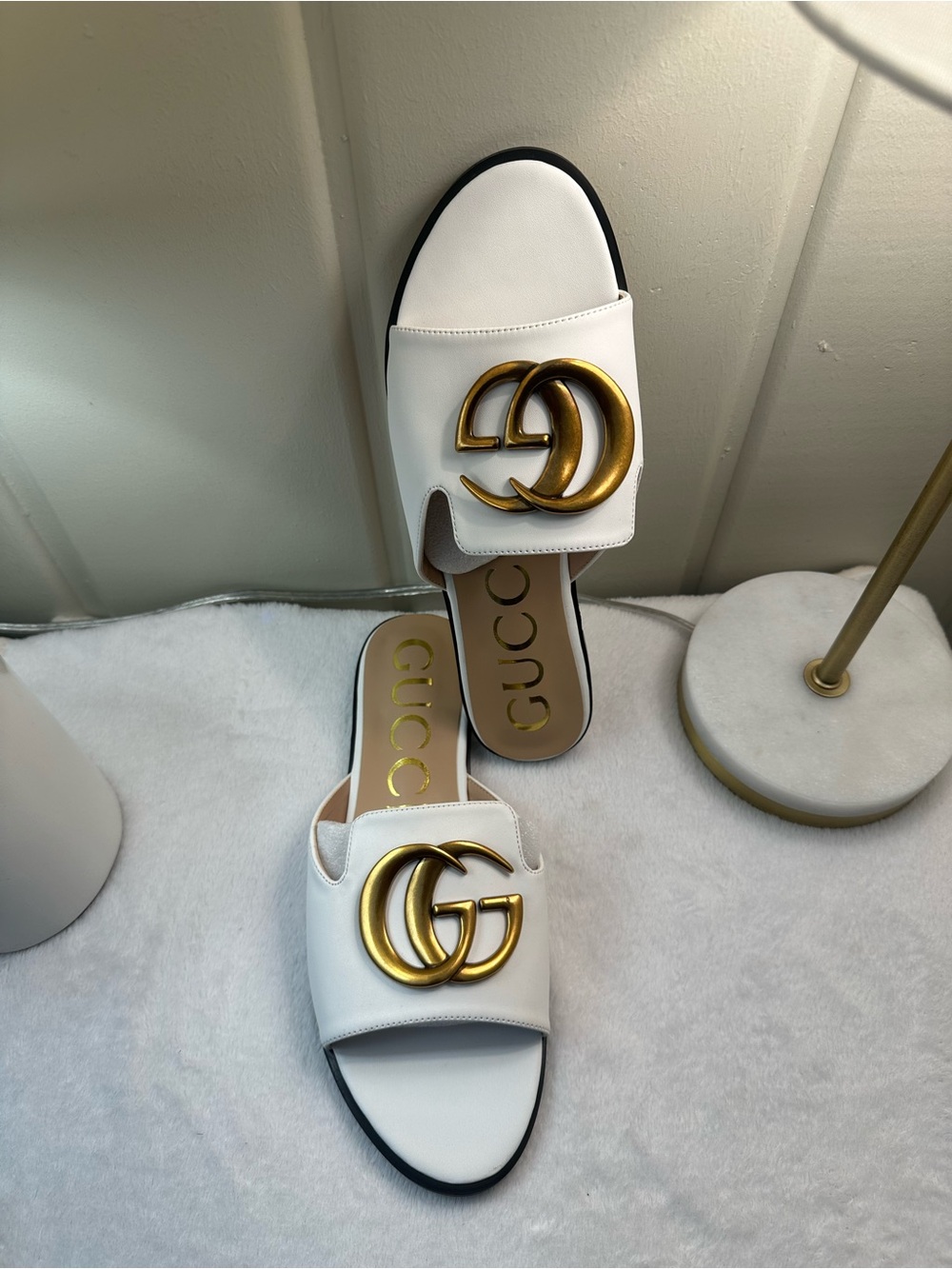 Gucci White Leather Slip-On Mules with Gold Double G Emblem - Picture 4 of 4